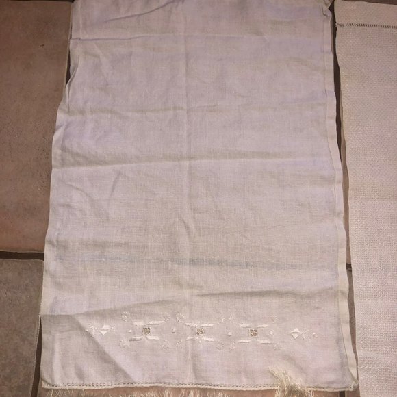 Lot of 7 Embroidered Woven MCM Table Funiture Scarves Crafters Repurpose - Picture 5 of 5